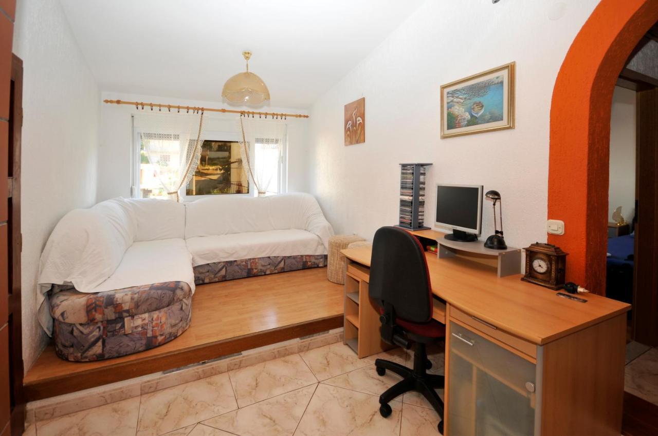 Apartman Elena Trogir Eksteriør billede