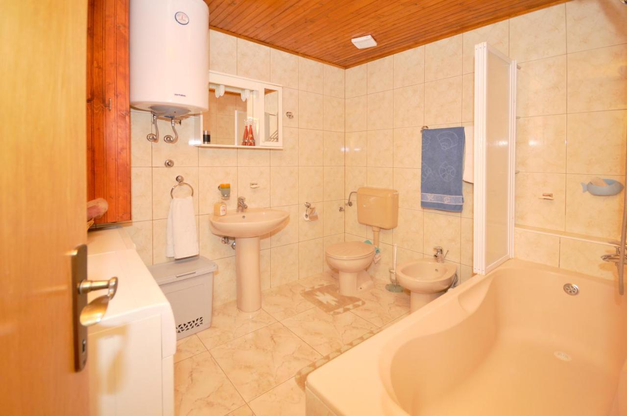 Apartman Elena Trogir Eksteriør billede