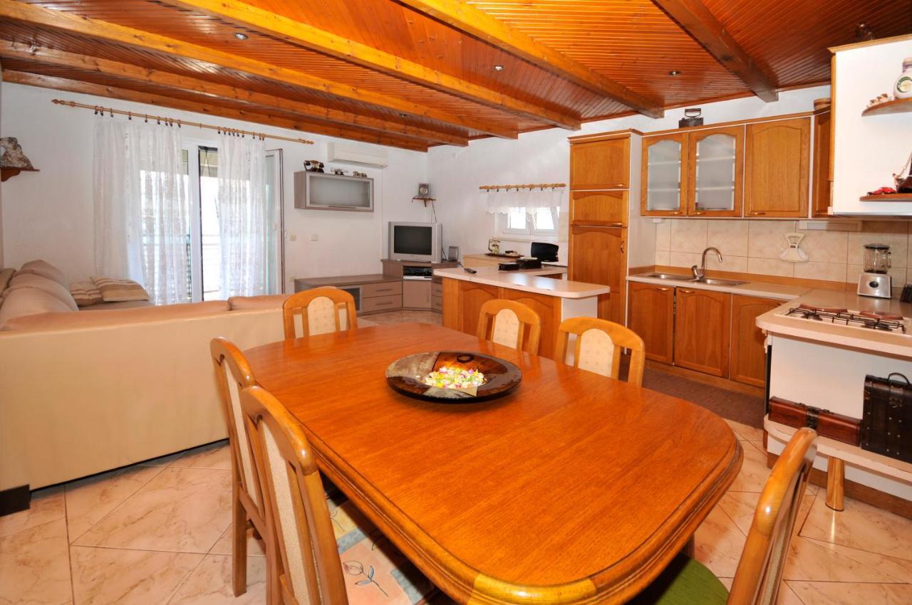 Apartman Elena Trogir Eksteriør billede